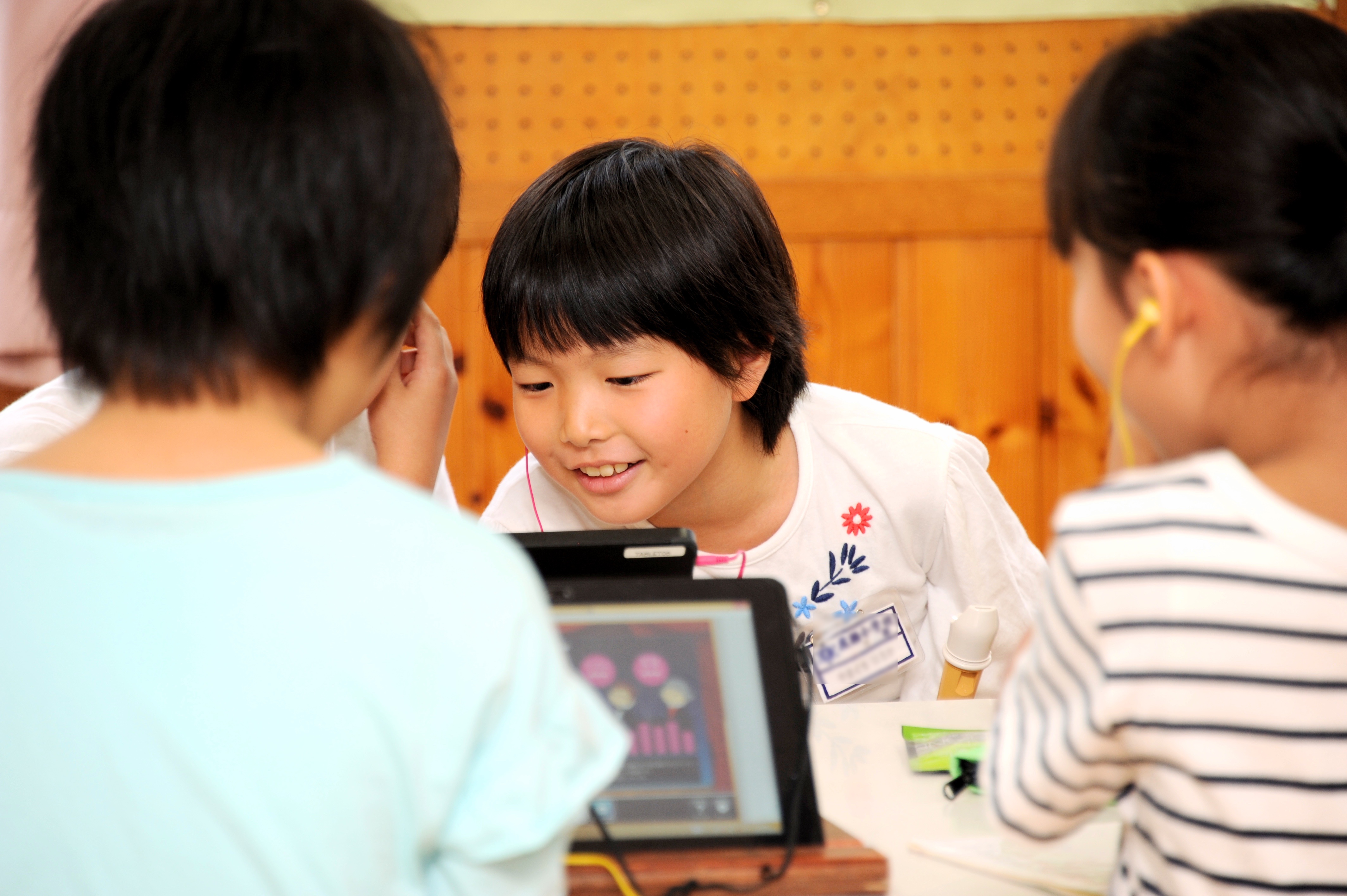小学校のソプラノリコーダーの授業の発表会風景
