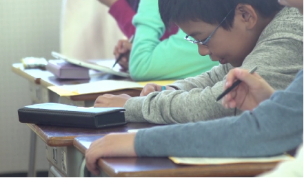 小学生が試行錯誤する様子